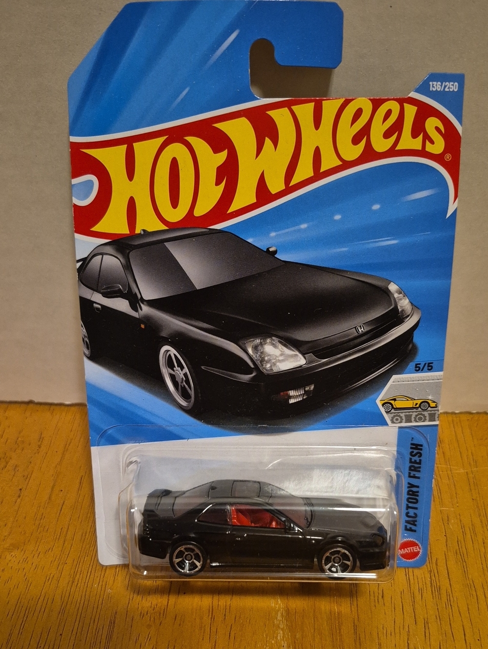 D8 HOT WHEELS 98 HONDA PRELUDE  with shipping protector…